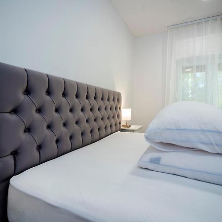 M&M Pelivan Apartments Salona Kültér fotó