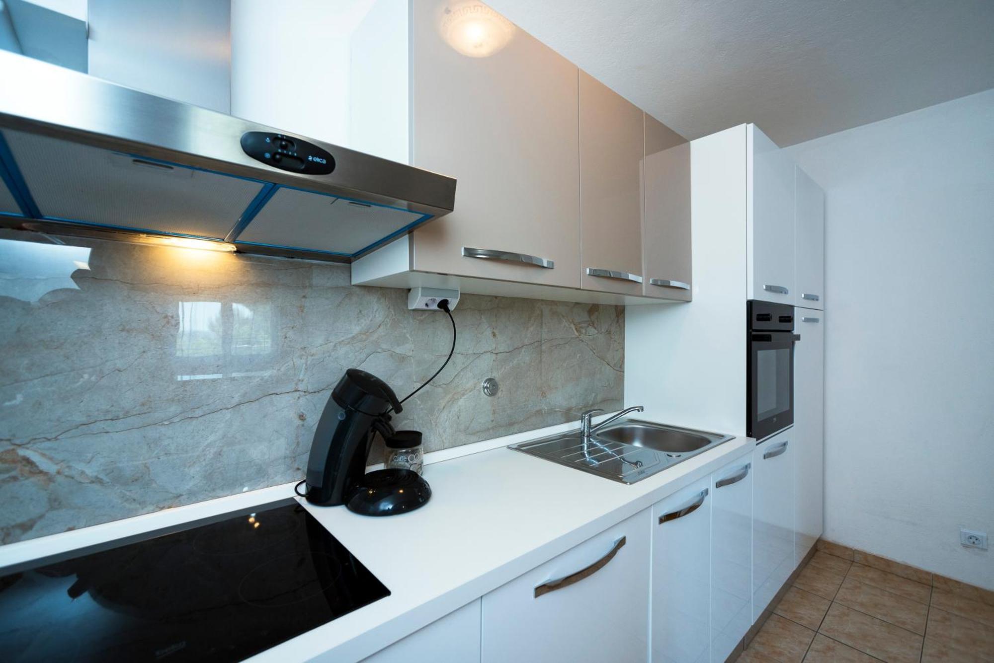 M&M Pelivan Apartments Salona Kültér fotó