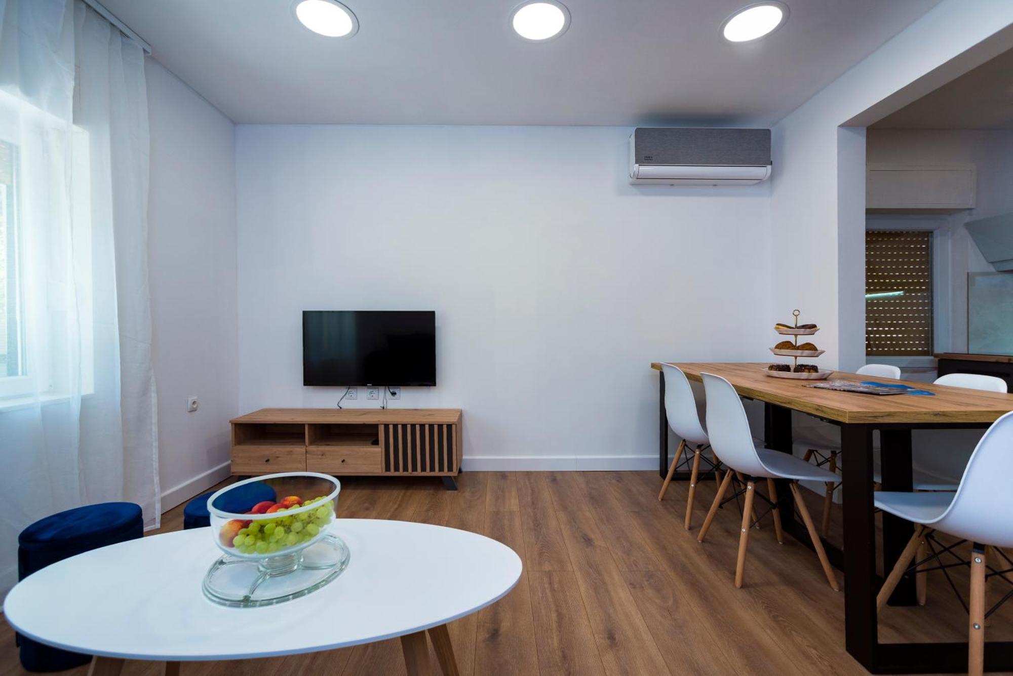 M&M Pelivan Apartments Salona Kültér fotó