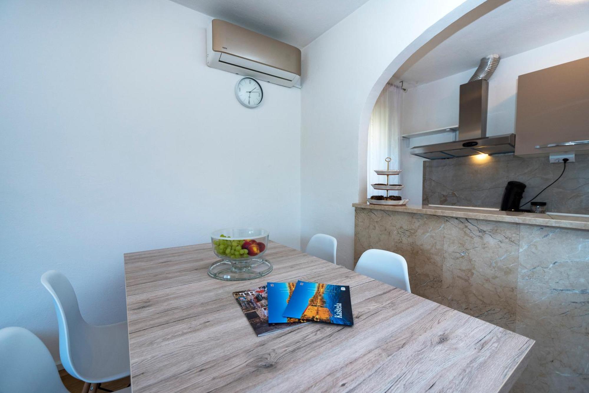 M&M Pelivan Apartments Salona Kültér fotó