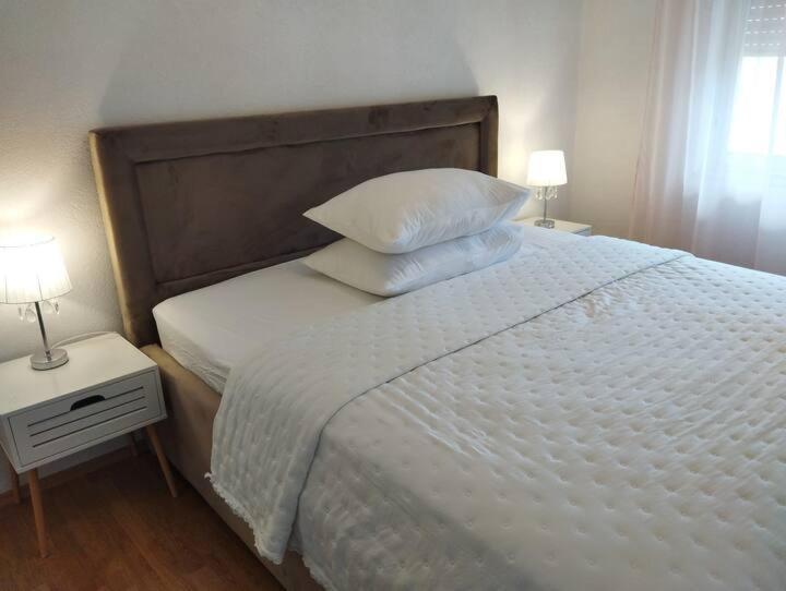 M&M Pelivan Apartments Salona Kültér fotó